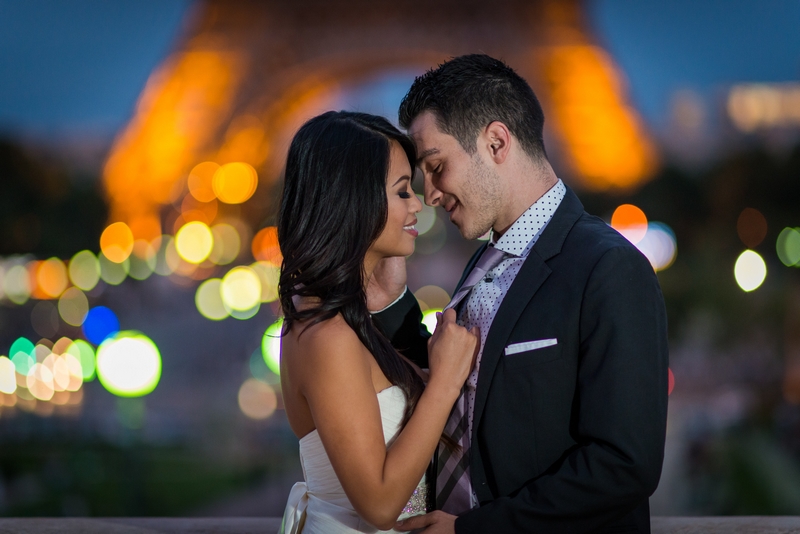Love on the honeymoon in Paris