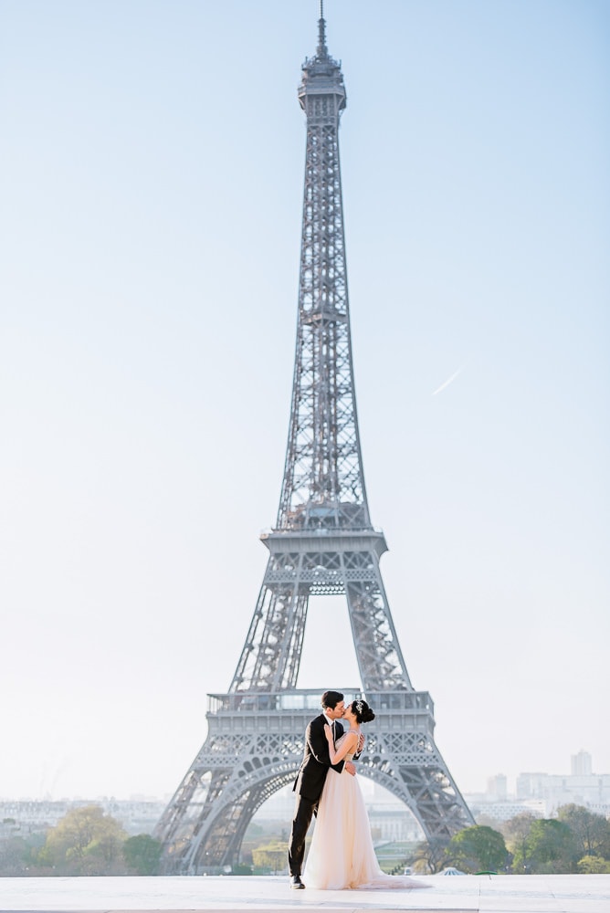 Pre wedding photo at the Eiffel Tower in Paris Pre wedding photo at the Eiffel Tower in Paris