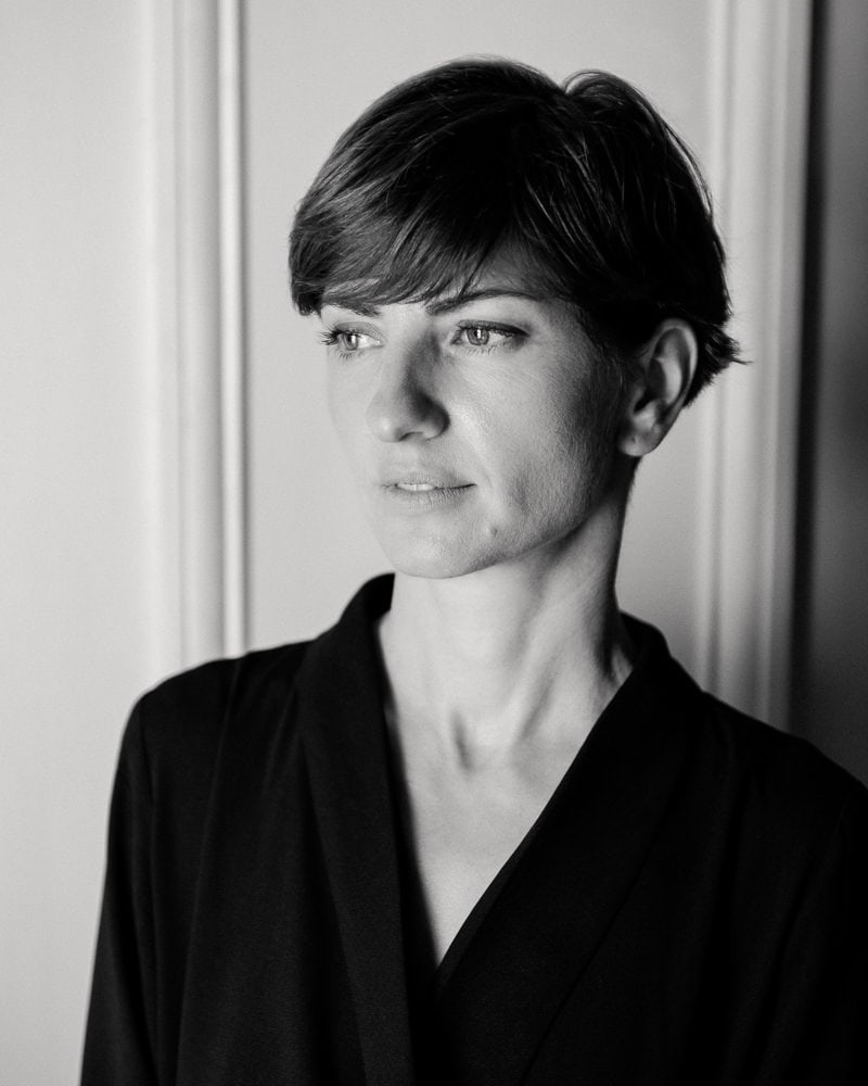 Paris-photographer-Ioana-The-Paris-Photographer-black-and-white-portrait Paris-photographer-Ioana-The-Paris-Photographer-black-and-white-portrait