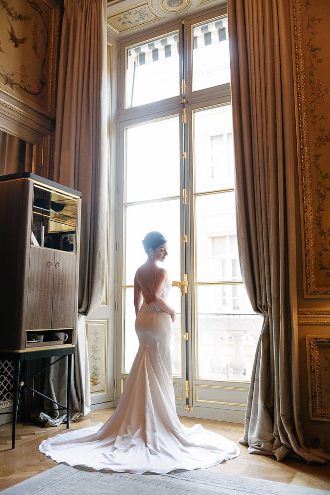 Bridal portrait at the Hotel Crillon Paris on the wedding day Bridal portrait at the Hotel Crillon Paris on the wedding day
