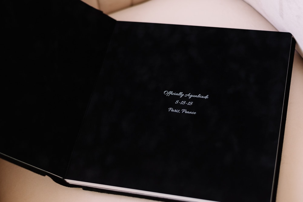 Details of personalized text on the first page of Paris photo album Details of personalized text on the first page of Paris photo album