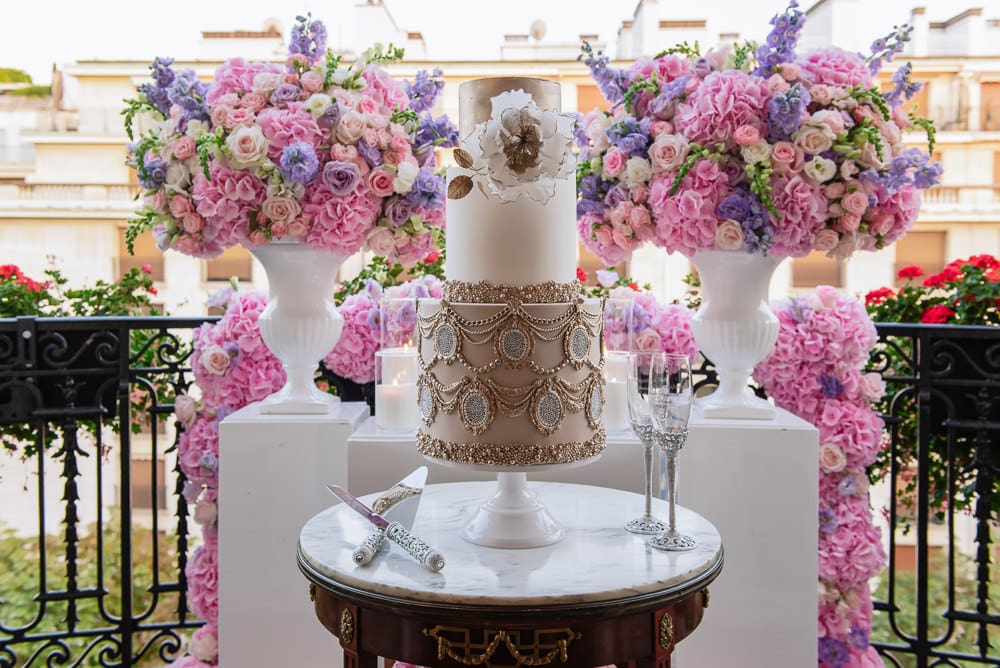 Plaza Athenee Paris Wedding - fabulous wedding cake Plaza Athenee Paris Wedding - fabulous wedding cake