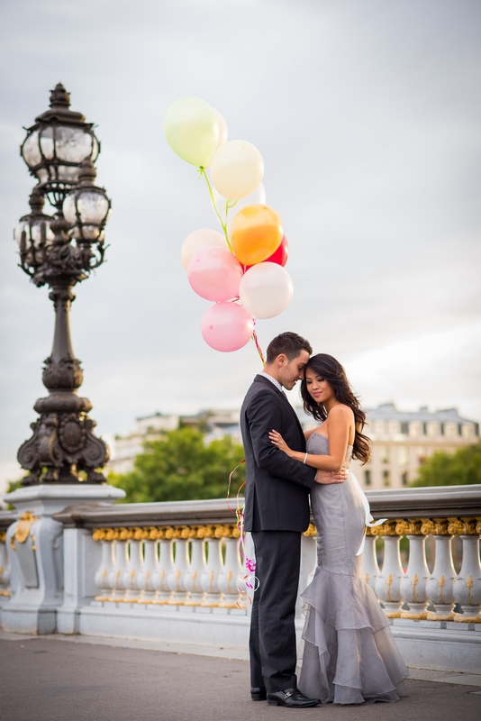 Honeymoon photos on Alexander 3 bridge in Paris