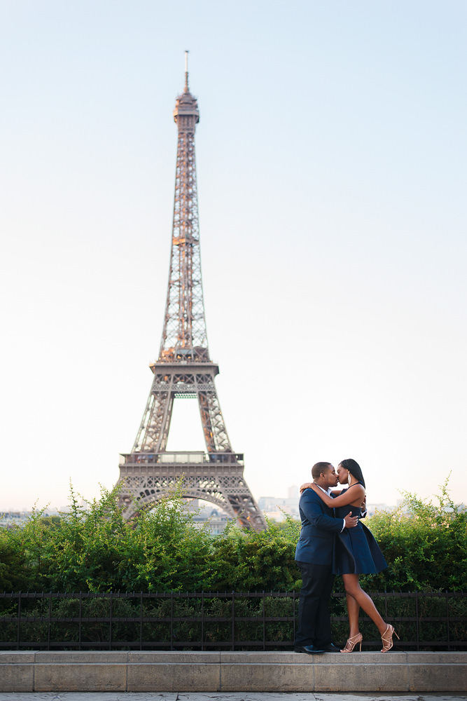 Best places to take photos in Paris - Paris photographer. Fran Boloni wedding and engagement