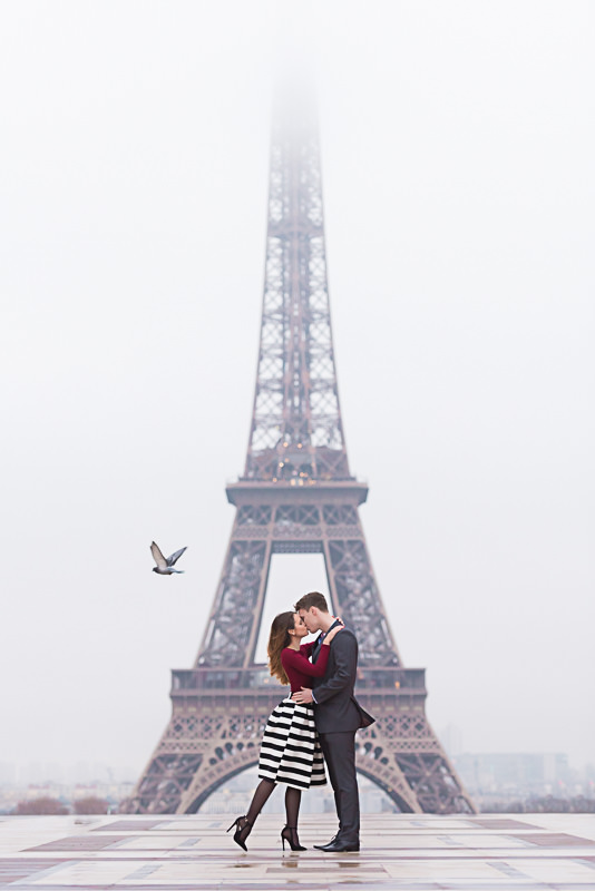 first-photo-of-the-day-at-the-eiffel-tower