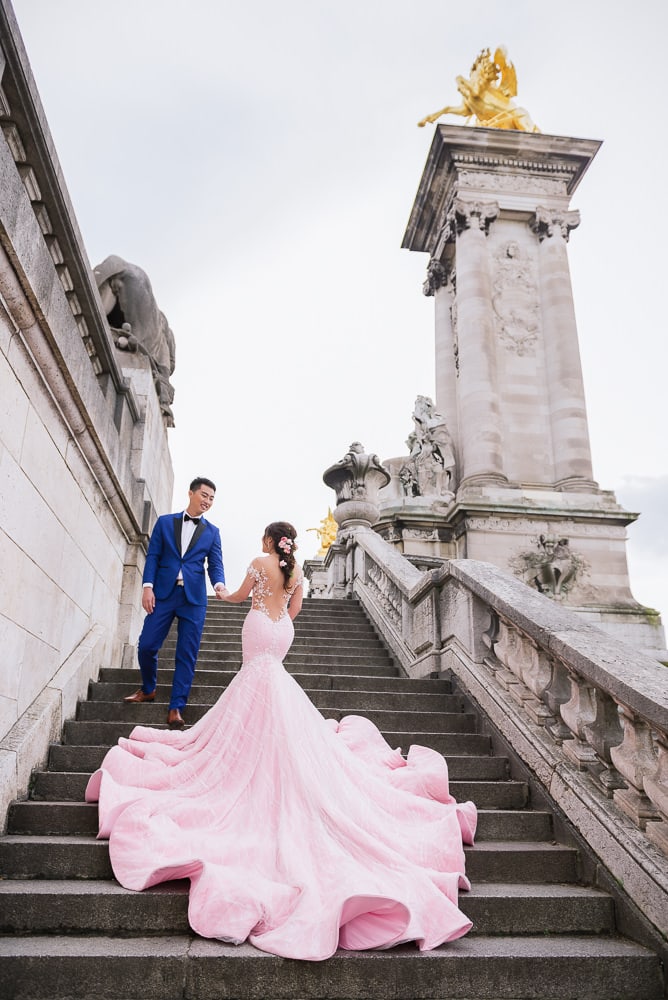 Pre wedding Shoot Dresses: 31 Options for men & women to choose from | Prom  dresses vintage, Wedding couple poses, Pre wedding
